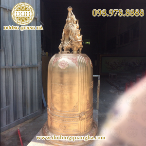 Chuông đúc bằng đồng đỏ nặng 700kg Chuông đúc bằng đồng đỏ nặng 700kg