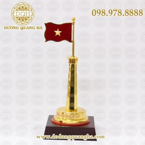 Cột cờ mạ vàng cao 30cm Cột cờ mạ vàng cao 30cm