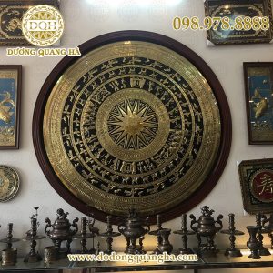 Mặt trống gò đồng vàng sơn đen Mặt trống gò đồng vàng sơn đen