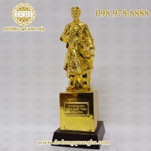 Tượng trần hưng đạo cao 33cm mạ vàng Tượng trần hưng đạo cao 33cm mạ vàng